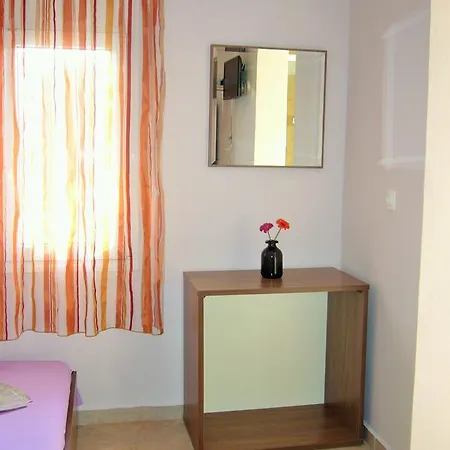 Vordos Rooms Vrasná Exterior foto